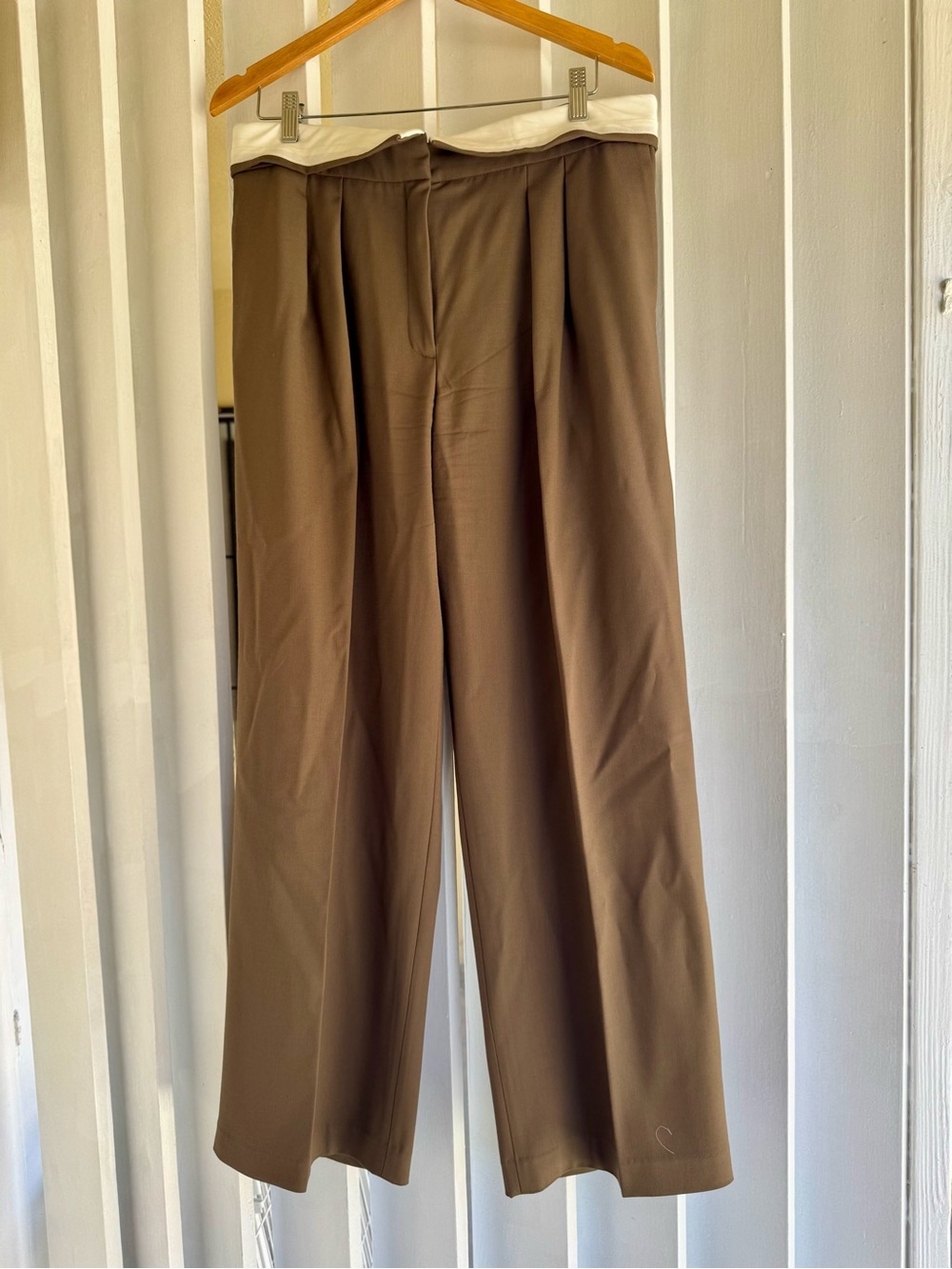 Aritzia Bureau Pant in Espresso Brown